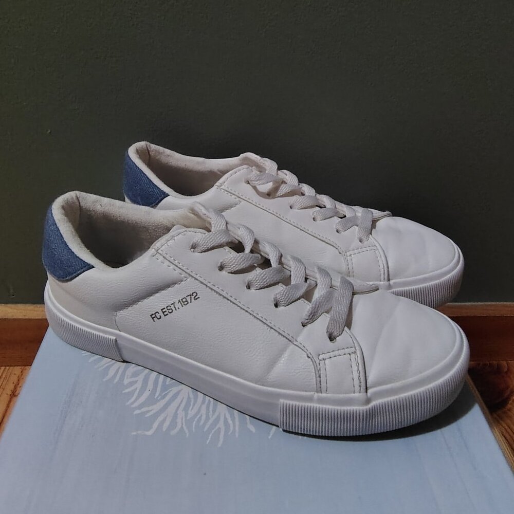 Women’s French Connection Beka Lace up Sneaker size 6